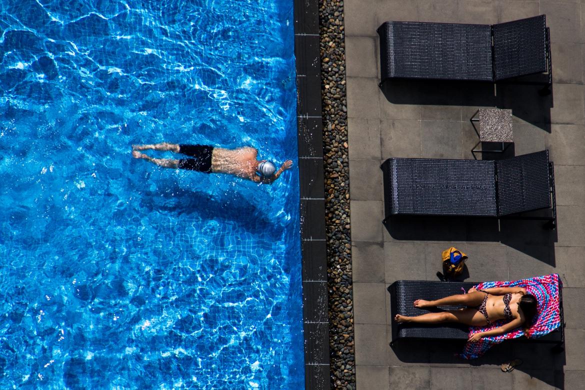 Ciudad Alemana autoriza a mujeres para descubrir sus pechos en piscinas  municipales - La Razón