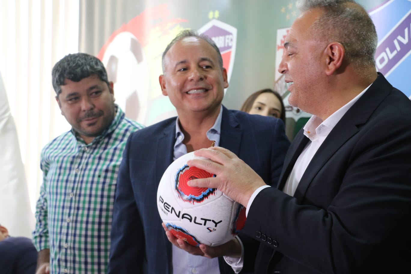 Jugadores de la Liga Nacional opinan sobre el nuevo balón del Clausura 2023 -24