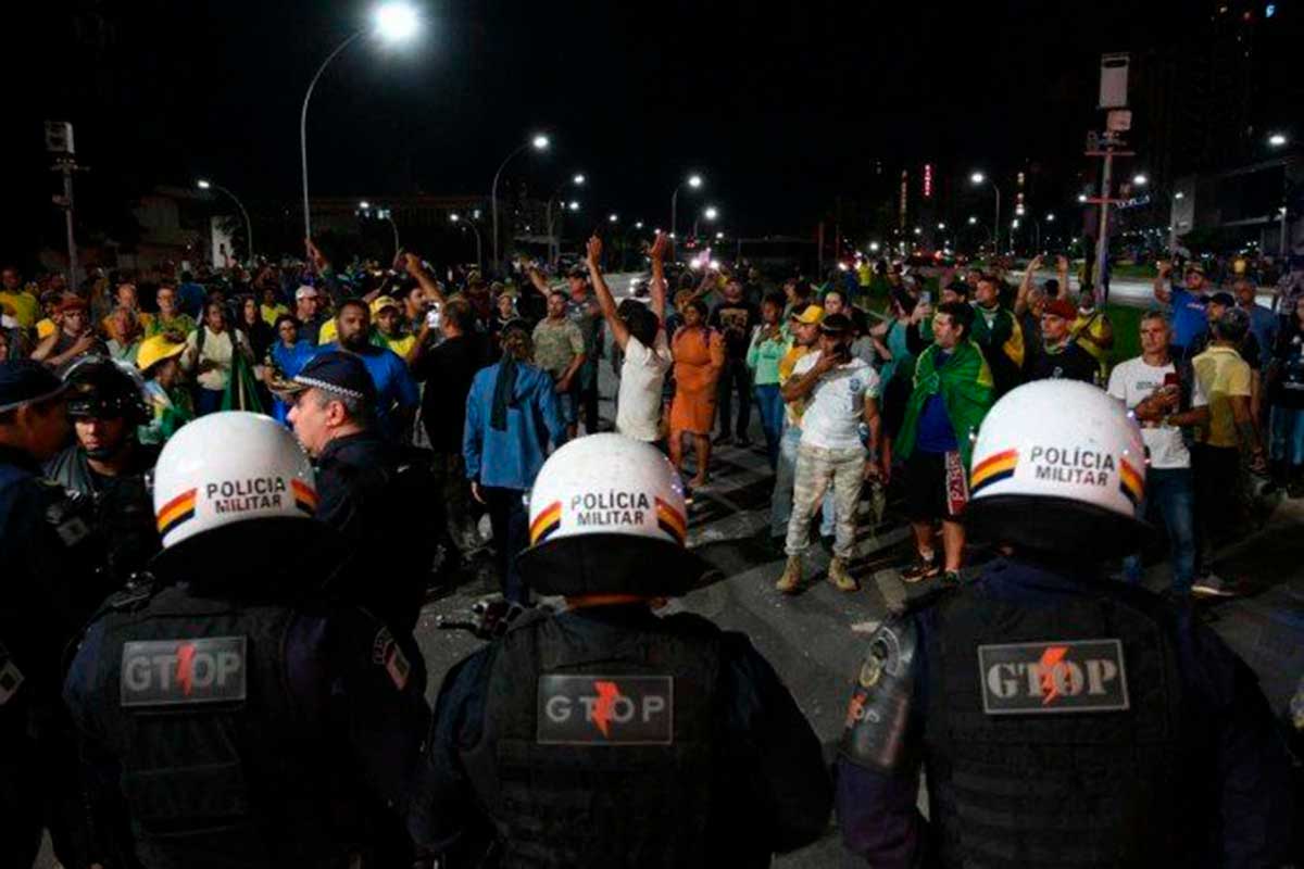 La Policía Arresta A Cuatro 'bolsonaristas' Sospechosos De Golpe De ...