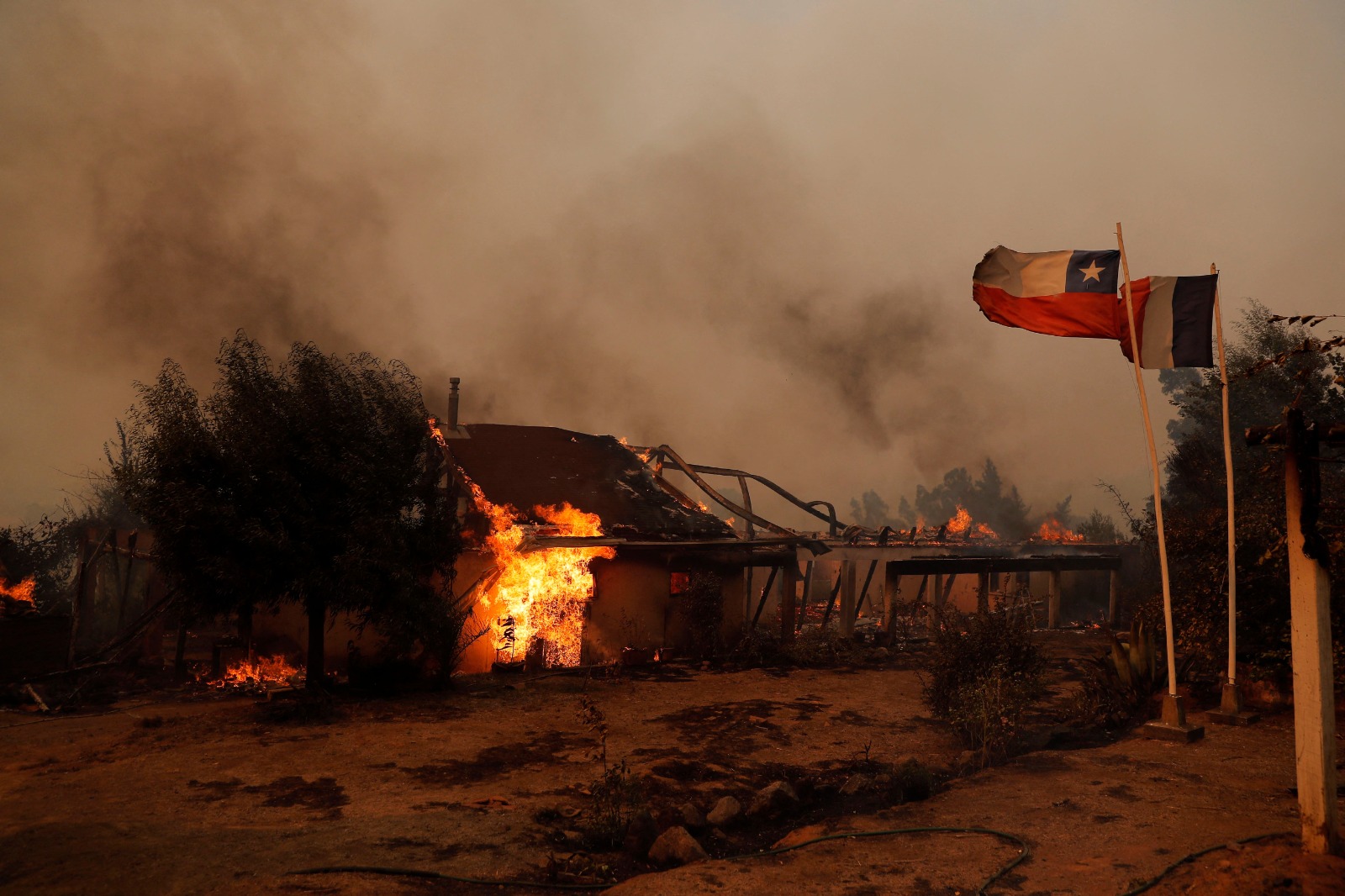 Cuatro muertos por los incendios que azotan la región chilena de Biobío