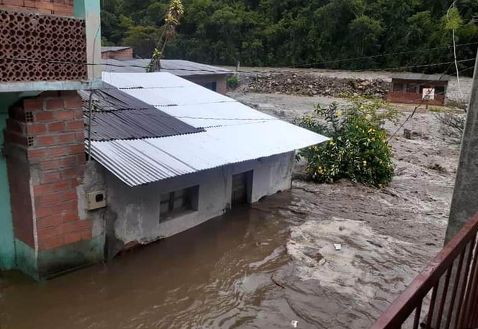 Cuatro Municipios En La Paz Y 12 En Santa Cruz Están Afectados