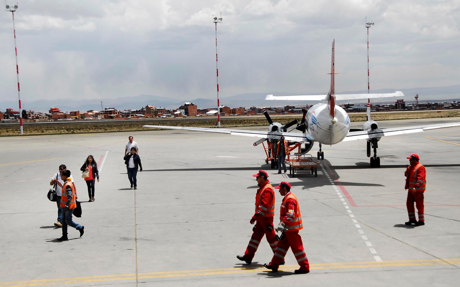 Una falla en un avi n de Ecojet paraliza los vuelos en El Alto por