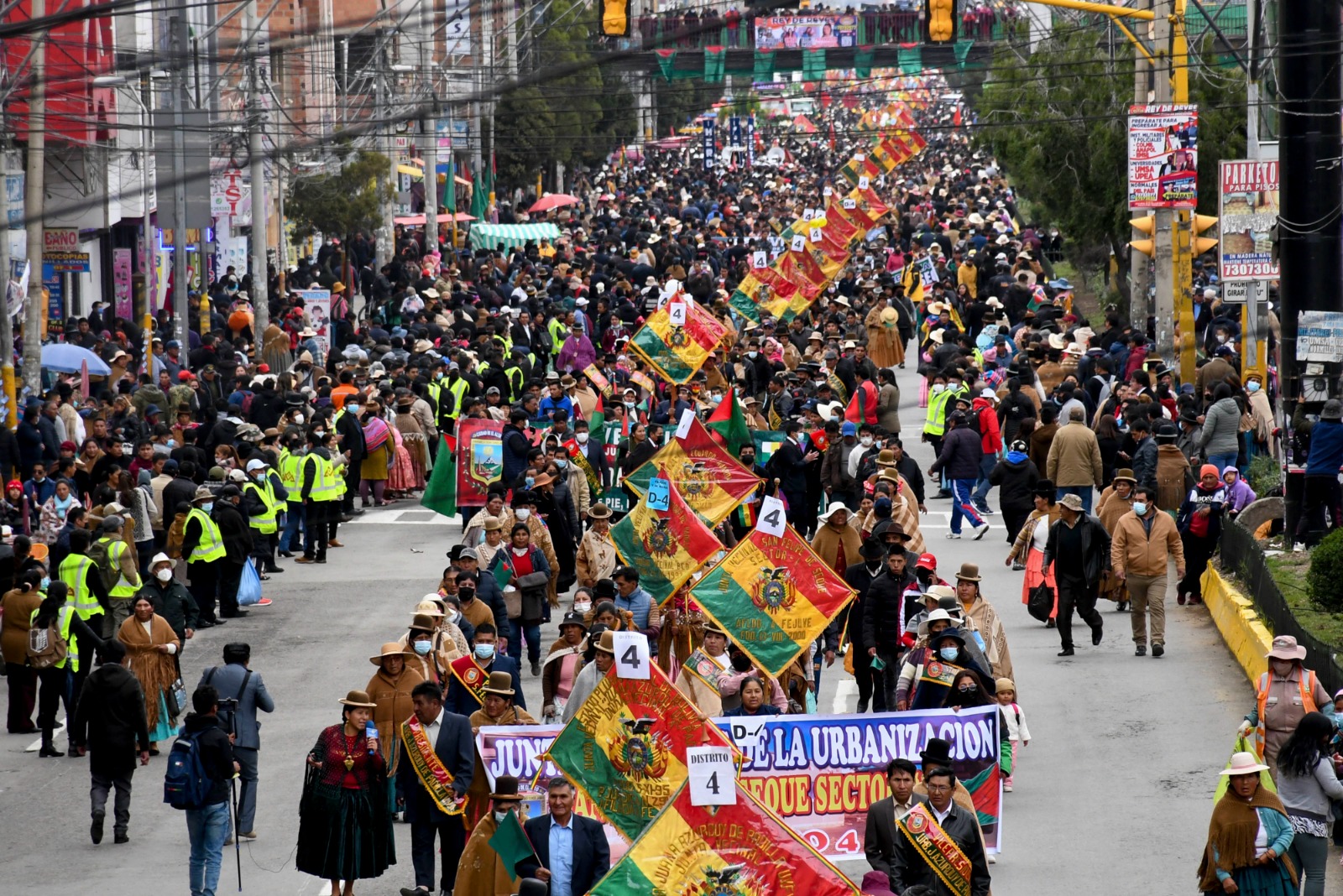 Fiesta de civismo y talento, El Alto celebra su aniversario con un desfile