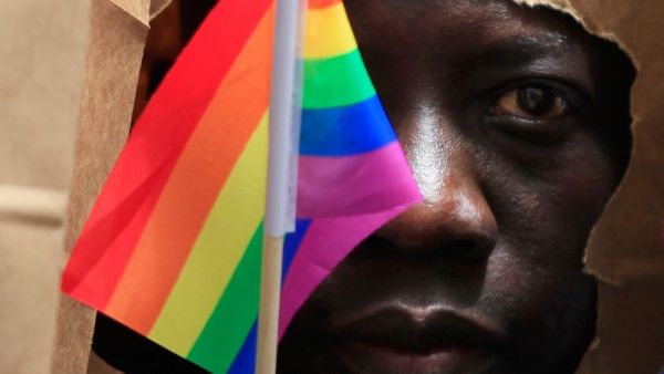 El Parlamento de Uganda aprueba castigar la homosexualidad con la pena de muerte. Uganda-ley-anti-LGBT-foto-de-primicia-diario