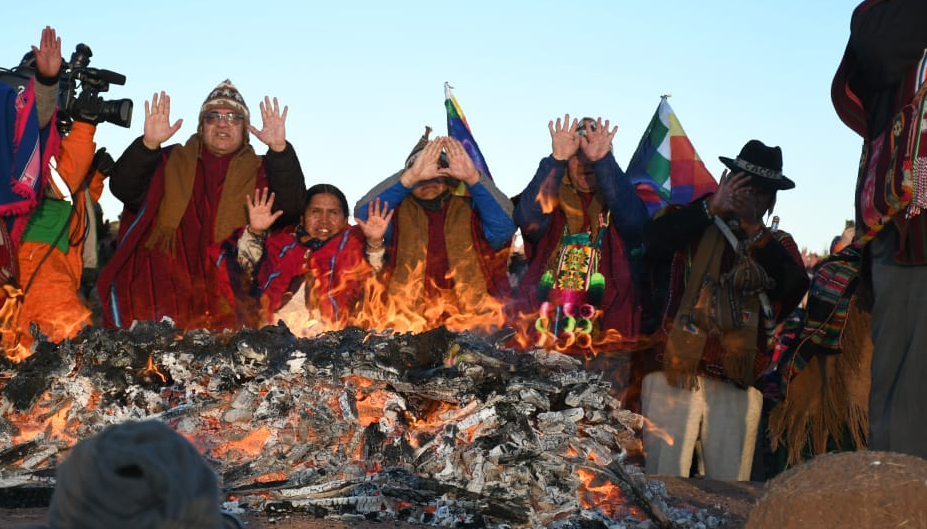 Arce, Choquehuanca y otras autoridades reciben el año nuevo Aymara