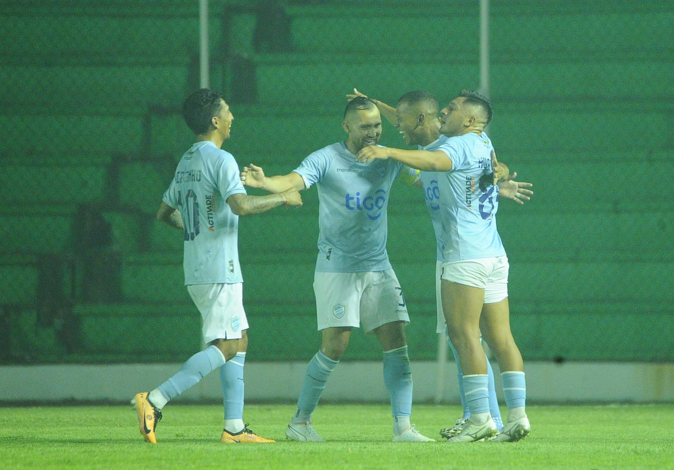 Final del partido! Aurora remontó con goles de Serginho y Darío