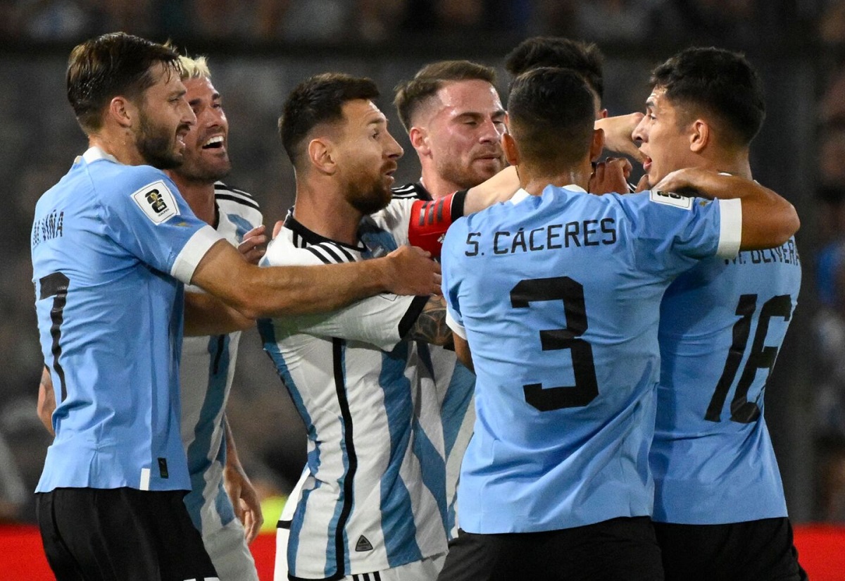 Argentina - Uruguay por Eliminatorias: Bielsa sorprende y mete mano en el  11 para el clásico; conocé el equipo - EL PAÍS Uruguay