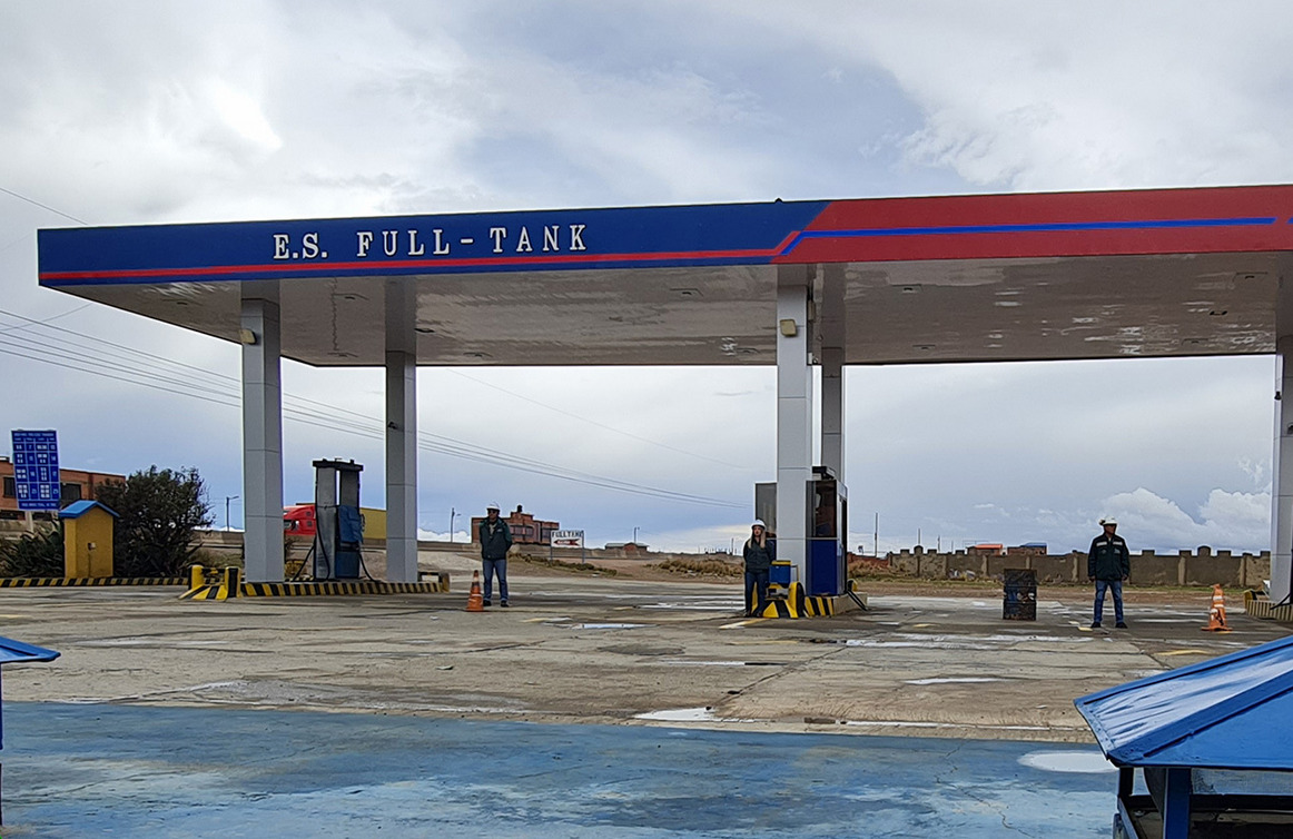FullGas on X: Llena tu tanque en nuestras gasolineras #FullGas y conoce  los beneficios de nuestro aditivo #FullPower.​ ⛽⚡️​ ​ #SiempreAlFull  #DespachandoBuenTrato #VamosContigo #gasolina #gasolinera #fullgas   / X