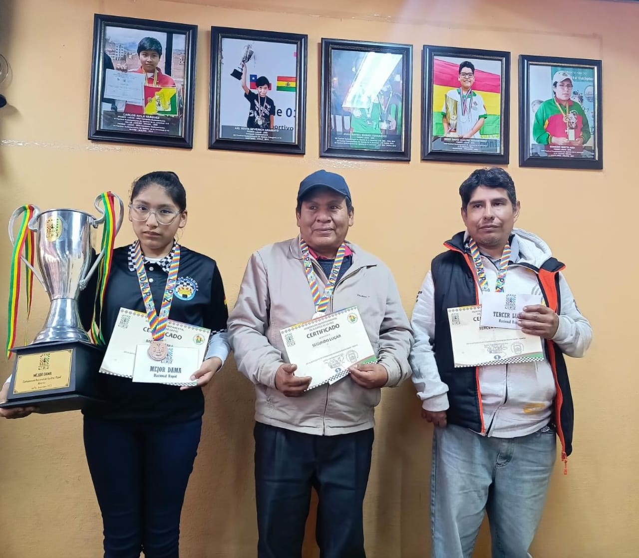 Dos bolivianos jugarán el Iberoamericano Absoluto de Ajedrez Online - La  Razón