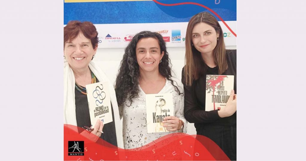 Con sus libros en la FIL Santa Cruz, las escritoras Yolanda Reyes, Claudia Michel y Ximena Santaolalla.
